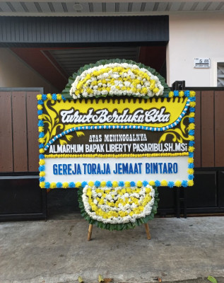 Papan Bunga Duka di Plalangan
